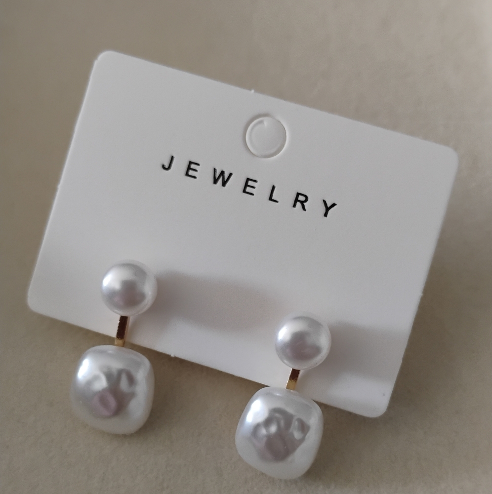 SOLD New Elegant Faux Pearl Drop Earrings - Picture 5 of 6